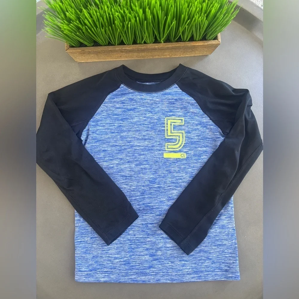 GAP Fit Blue and Black Athletic Shirt XS